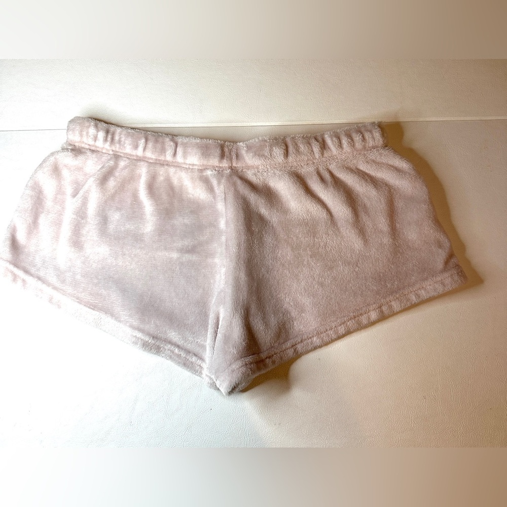 Disney Women's Stitch Ohana Velour Pajama Loungewear Shorts Size Medium - Picture 6 of 6